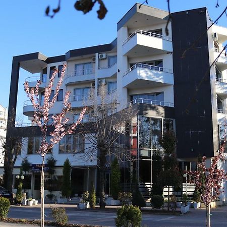 Perla Hotel Pogradaş Dış mekan fotoğraf